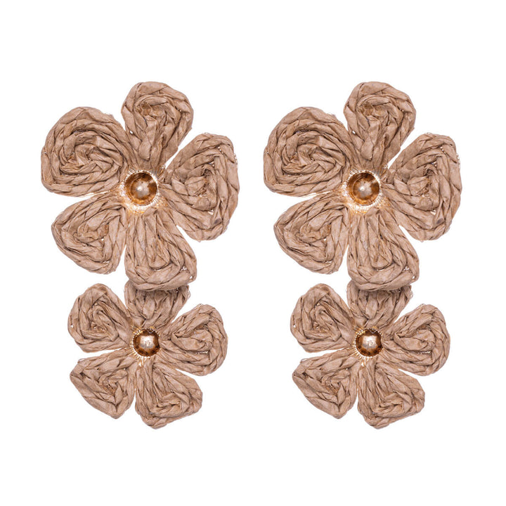 Flower earrings decorated with paper