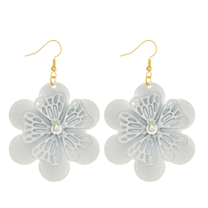 Hanging flower earrings with pearl