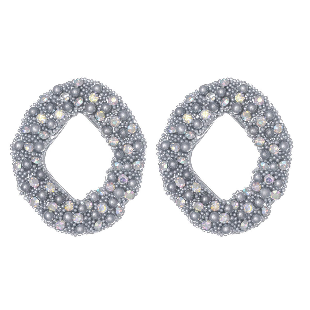 Sparkling oval earrings