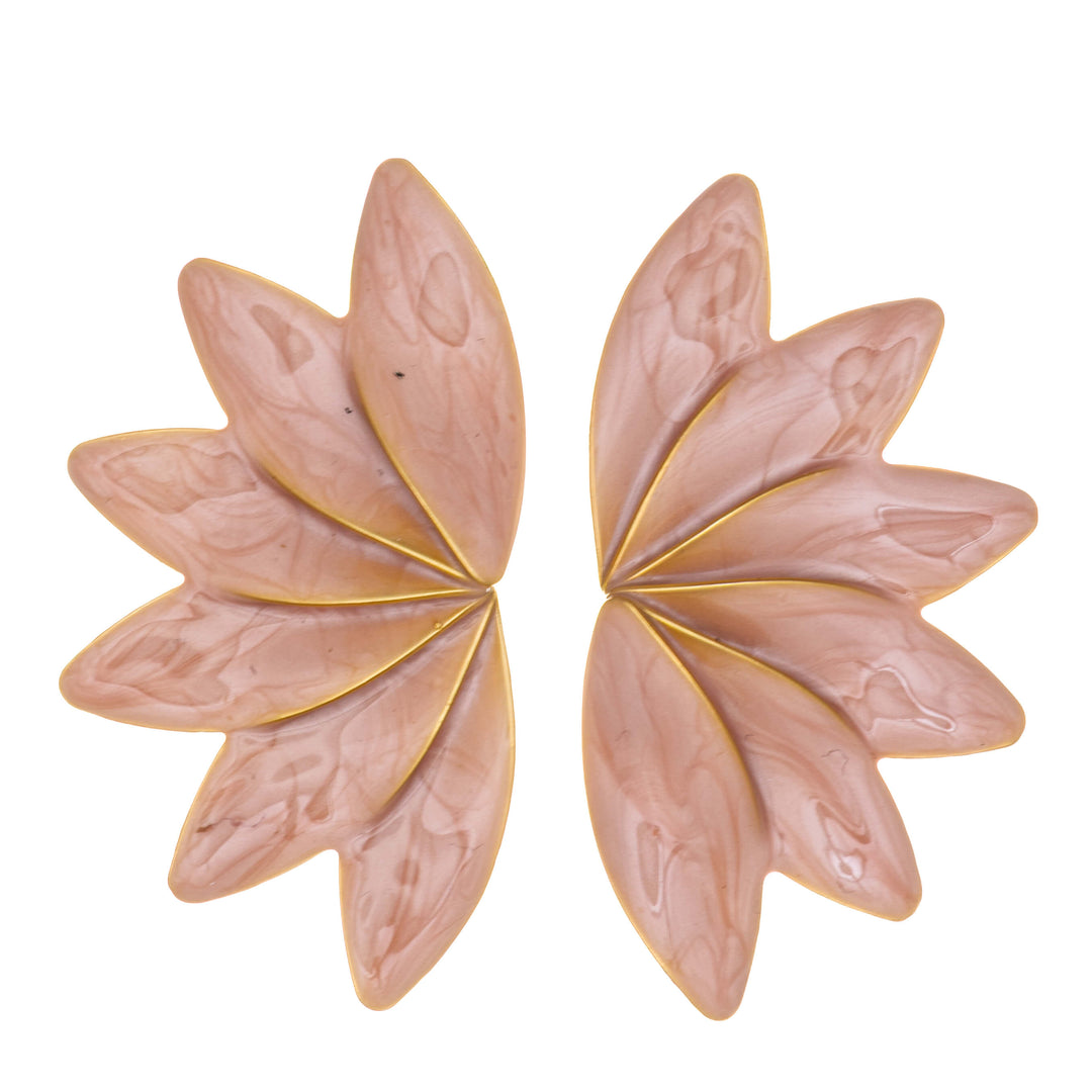 Colorful fan-shaped earrings – a striking design