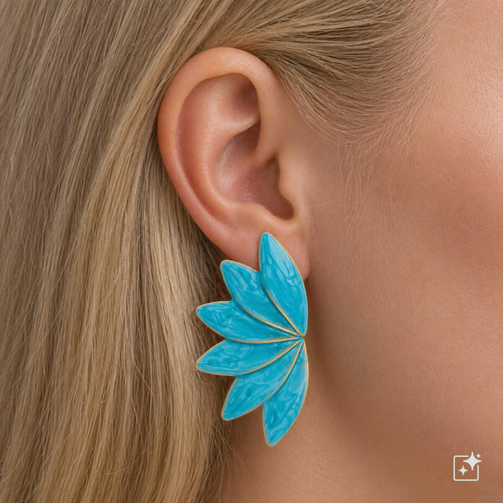 Colorful fan-shaped earrings – a striking design