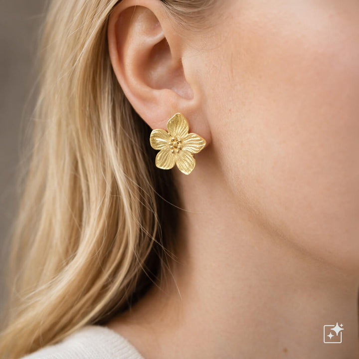 Delicate flower earring with pearl (316L steel)