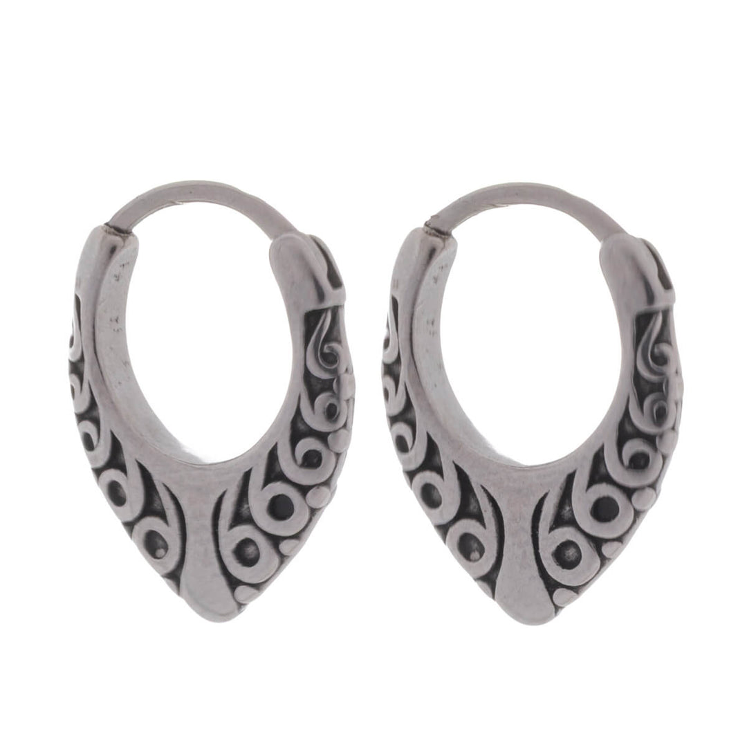V-shaped earring 10mm – Patterned surgical steel (316L)