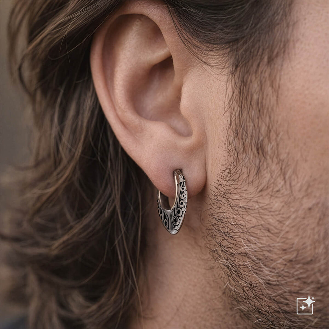 V-shaped earring 10mm – Patterned surgical steel (316L)