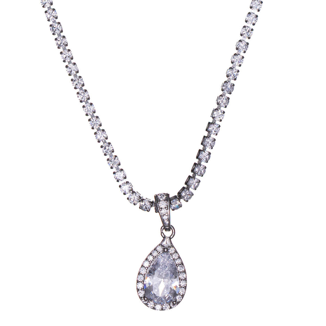 Teardrop zirconia necklace