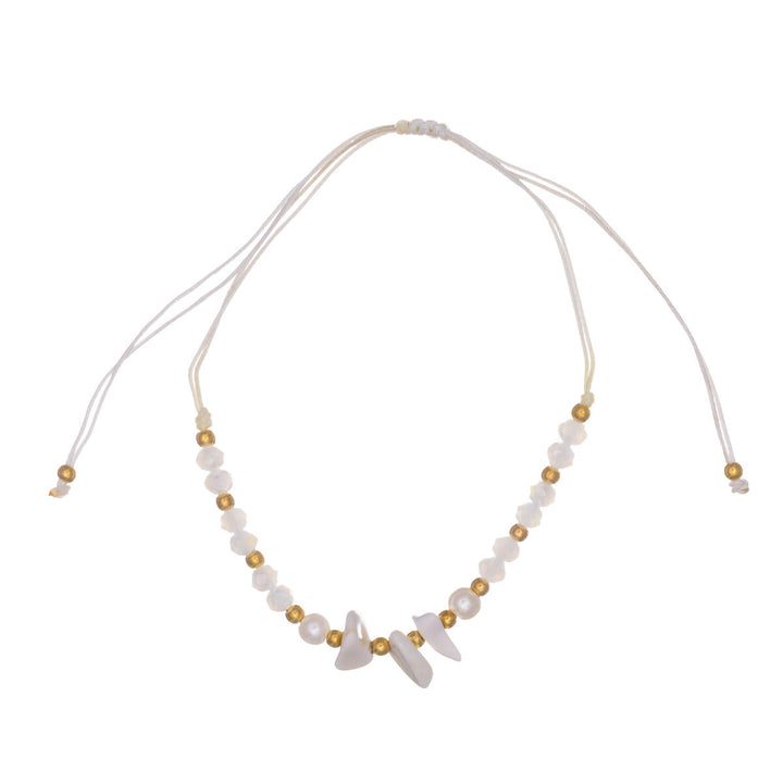 Adjustable stone bracelet with beads