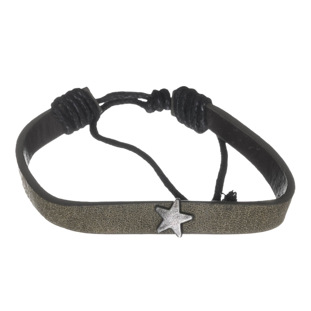 Adjustable bracelet with star charm