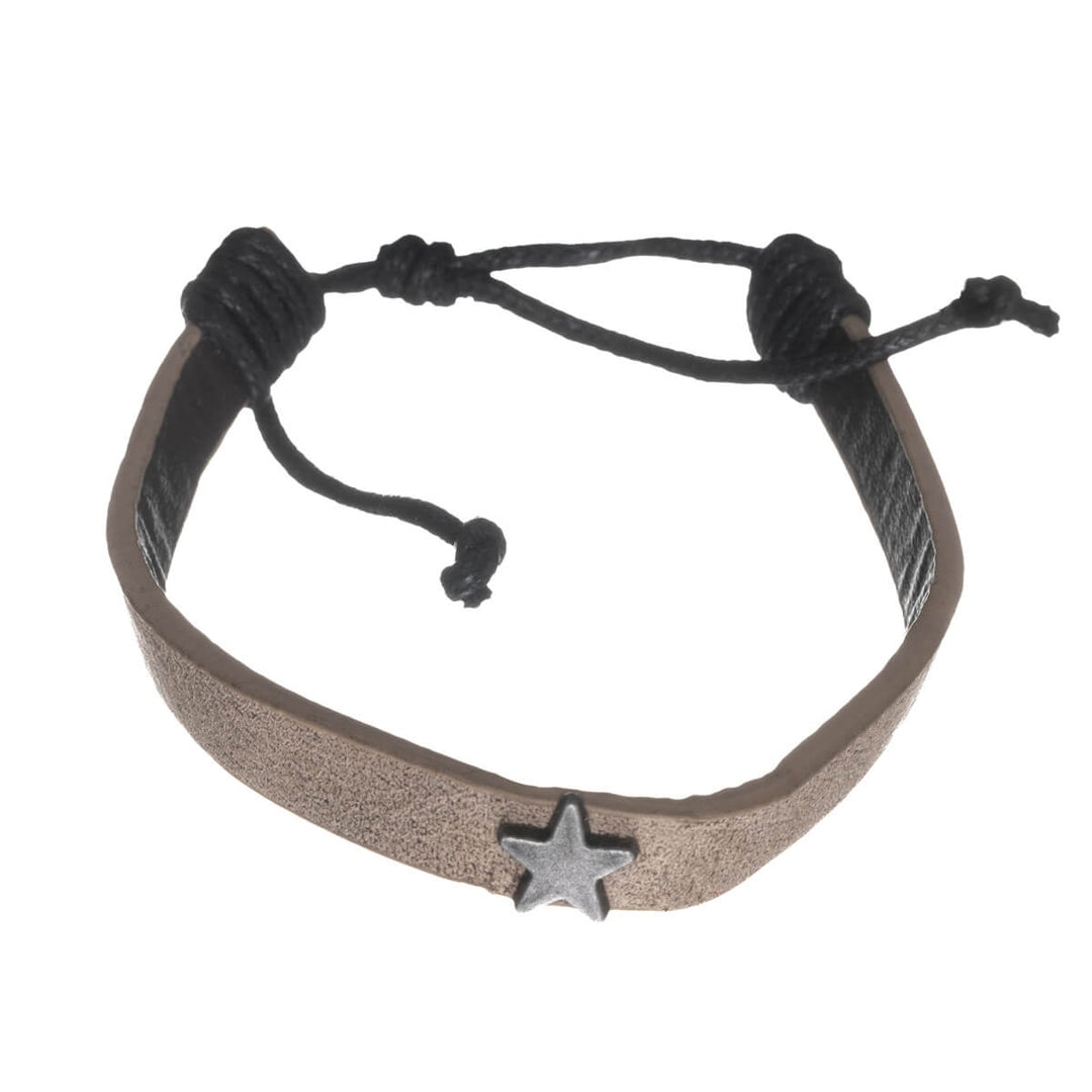 Adjustable bracelet with star charm
