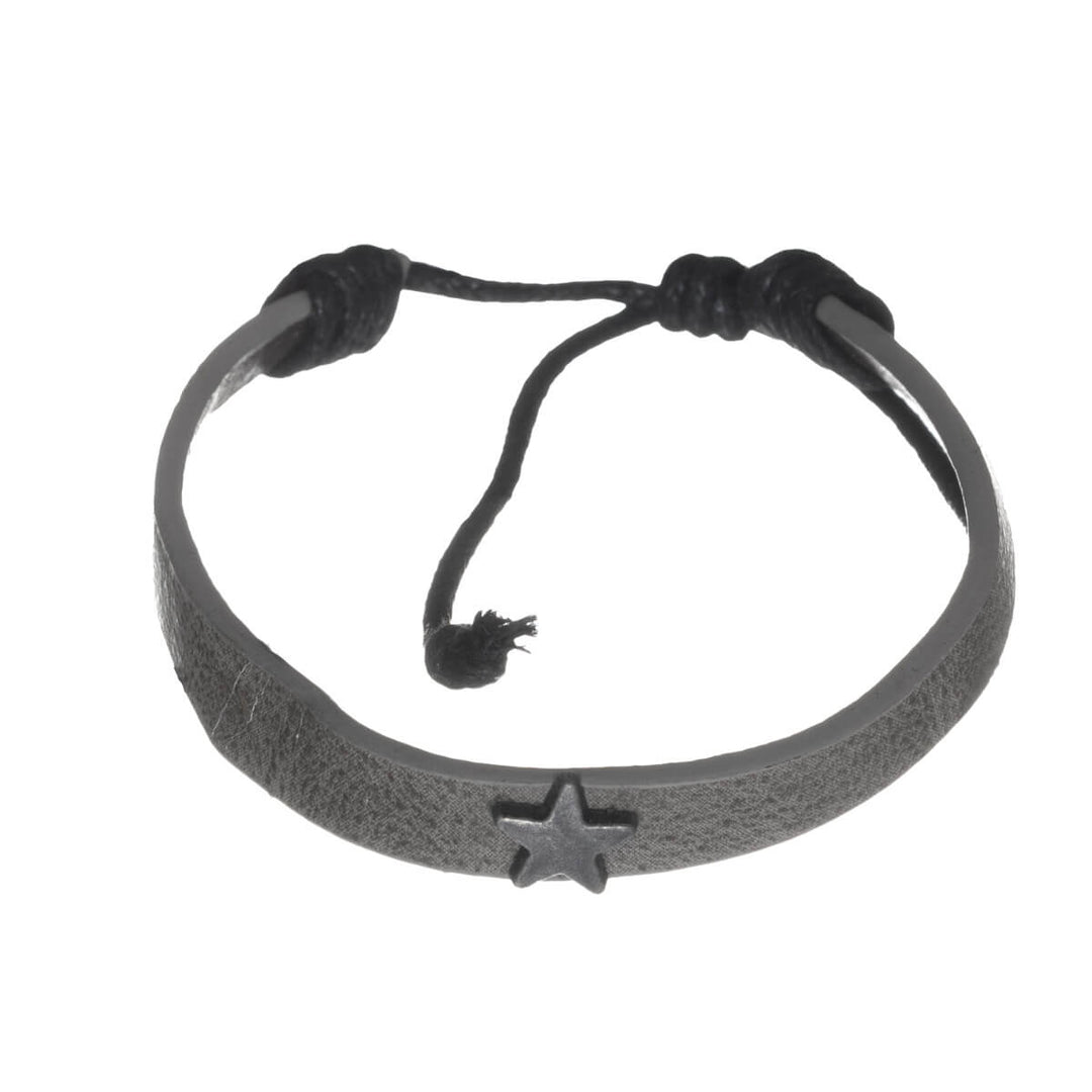 Adjustable bracelet with star charm