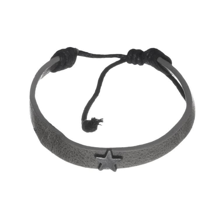Adjustable bracelet with star charm