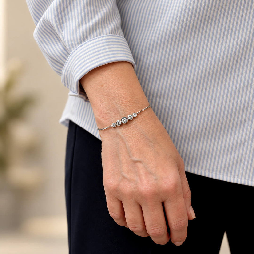 Thin bracelet with a wide zirconia embellishment (Steel 136L)
