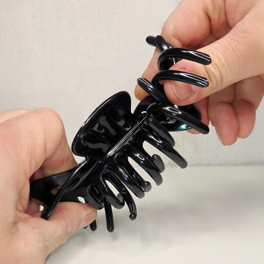 Large hair clip, flexible plastic shark tooth, 12 cm