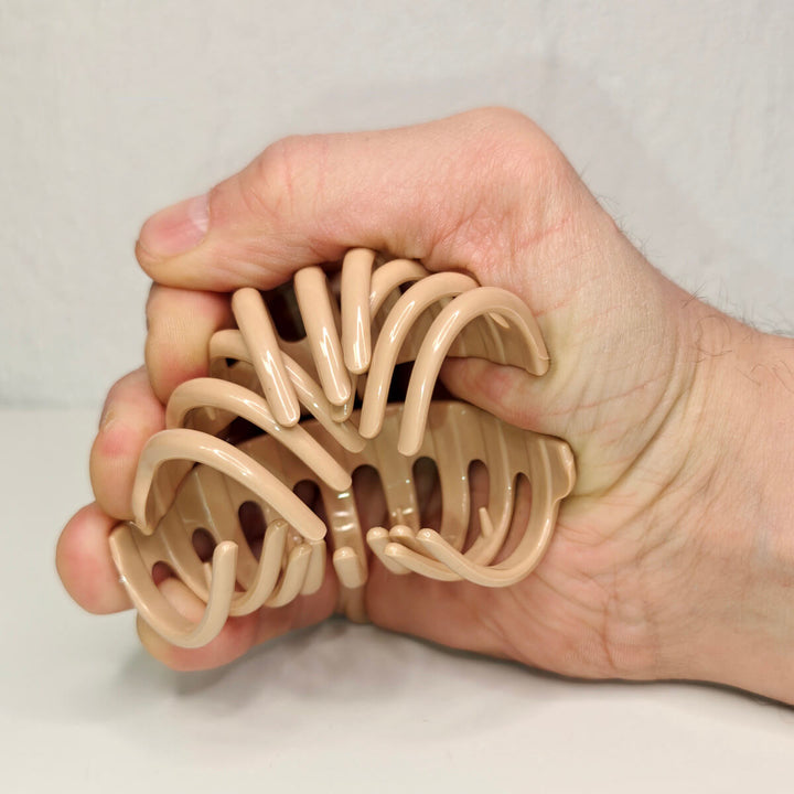 Round claw hair clip, flexible plastic shark tooth, 10.5 cm