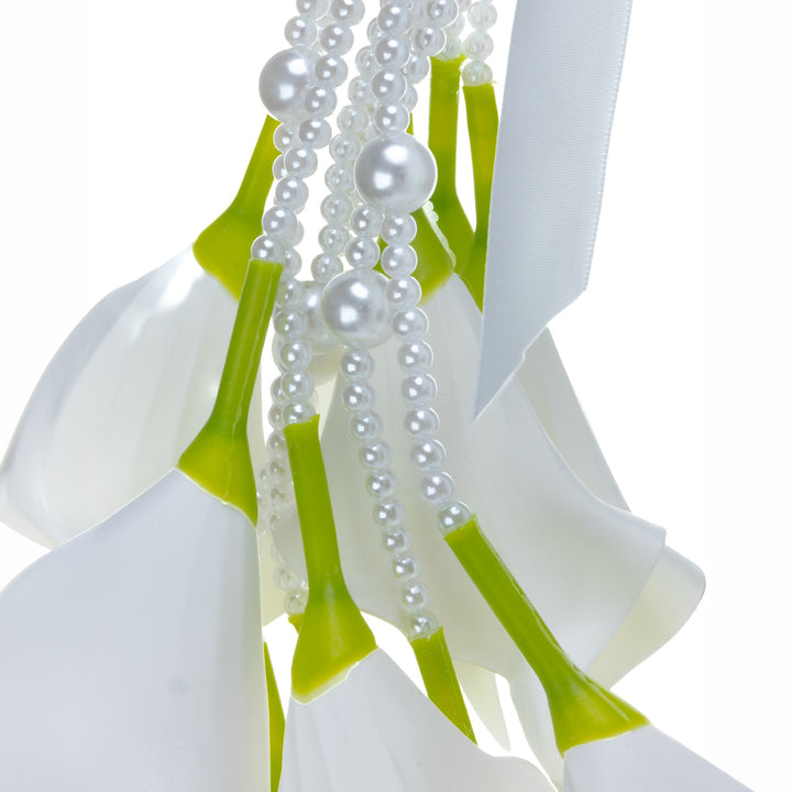 A bridal bouquet with a pearl arch – white artificial flowers