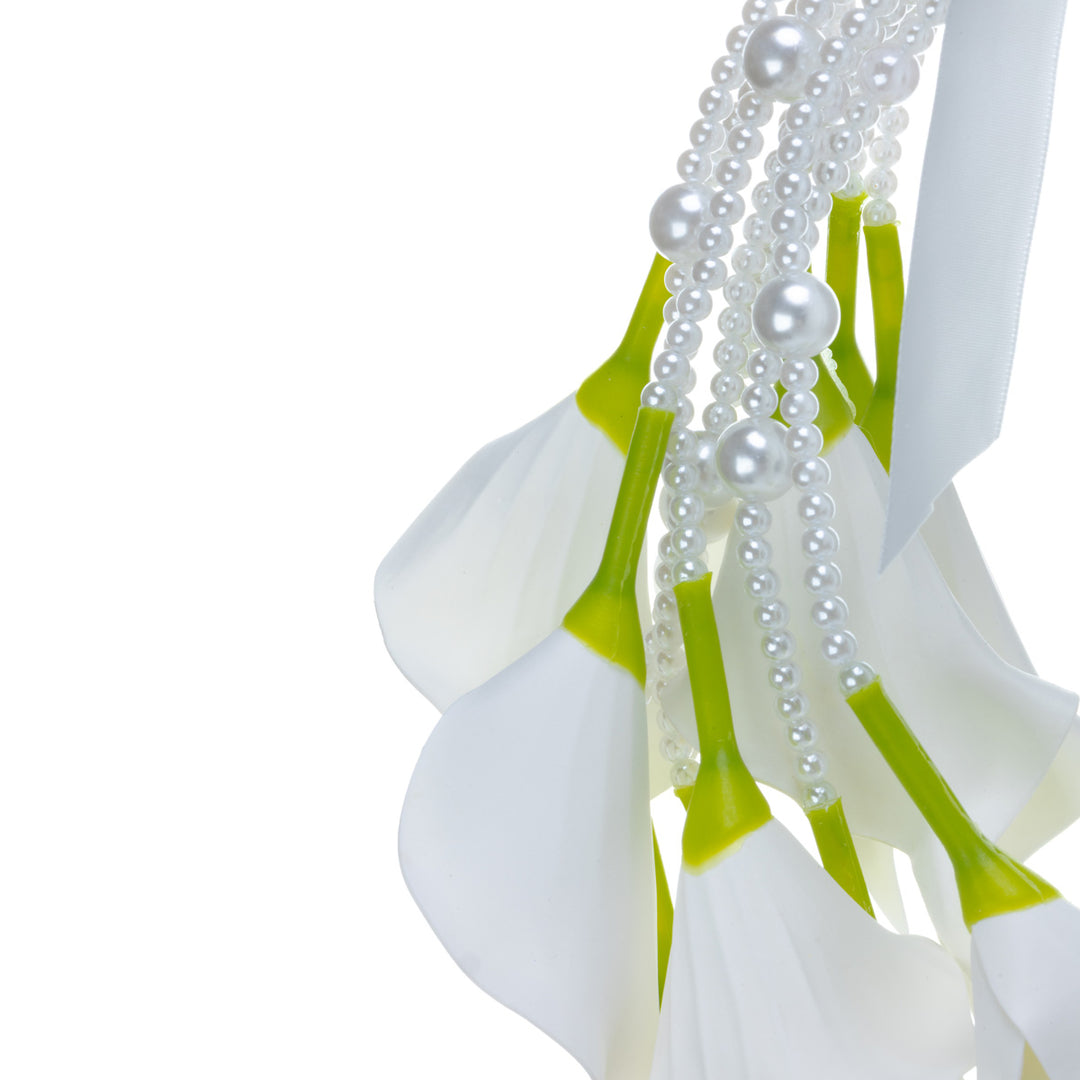 A bridal bouquet with a pearl arch – white artificial flowers