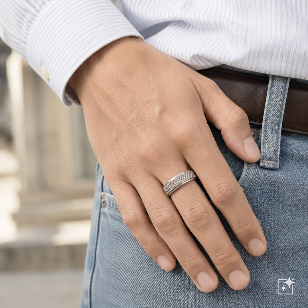 Silver-colored anti-stress ring with a cross-hatch finish (316L stainless steel)