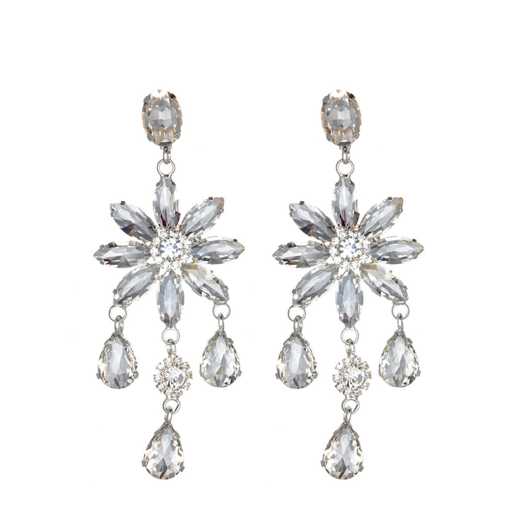 Spectacular party earrings with rhinestone flowers