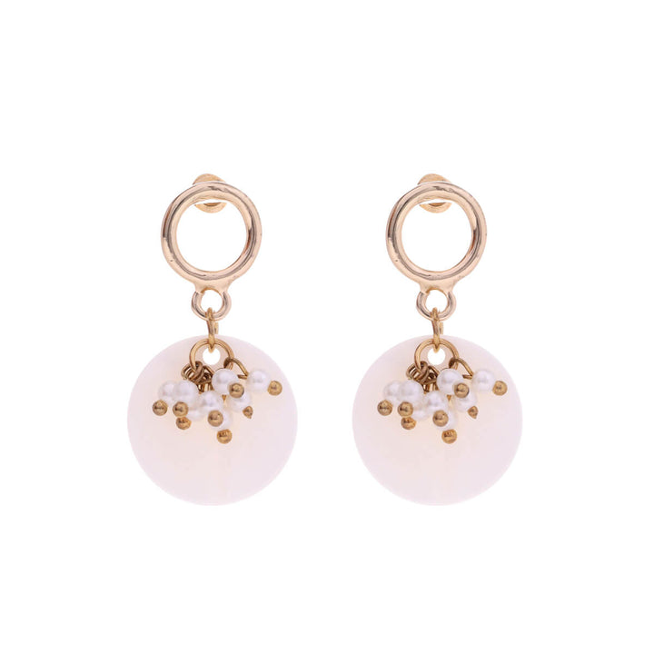 Hanging pearl earrings shell