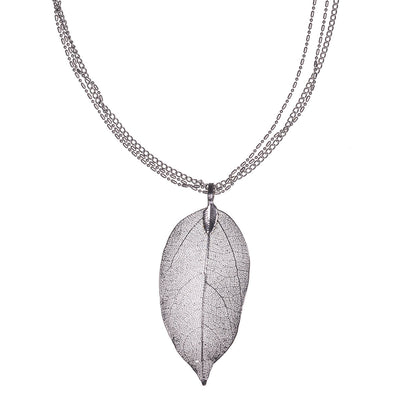 Leaf pendant necklace with three chains 70cm