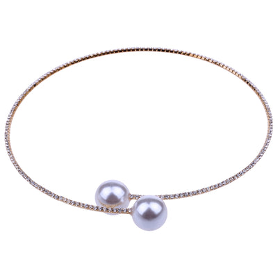 Rhinestone necklace with pearl