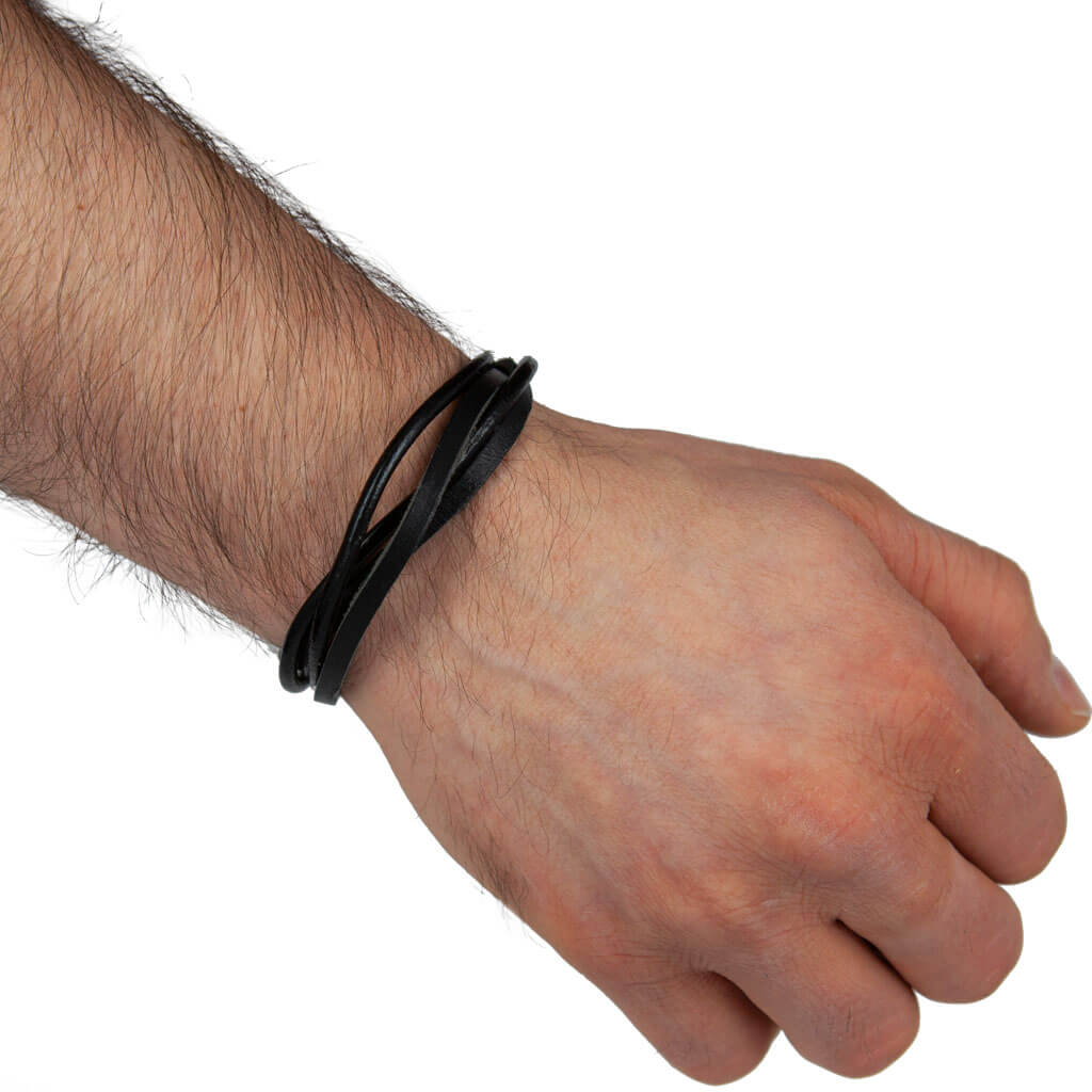 Adjustable leather bracelet