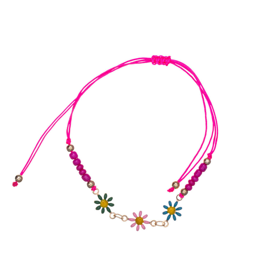 Adjustable daisy bracelet with beads