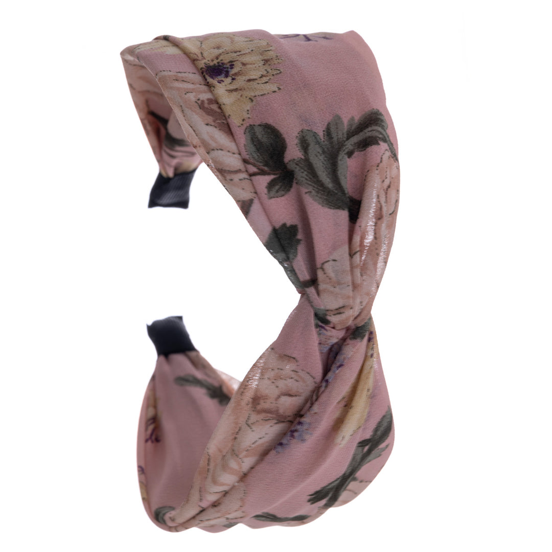 A flower patterned wide hair collar